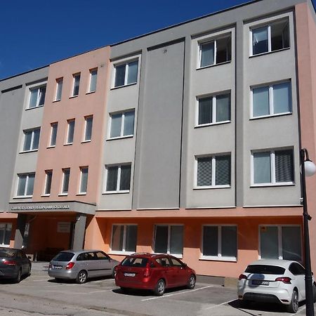 روجومبيروك Apartmany Alzuz المظهر الخارجي الصورة